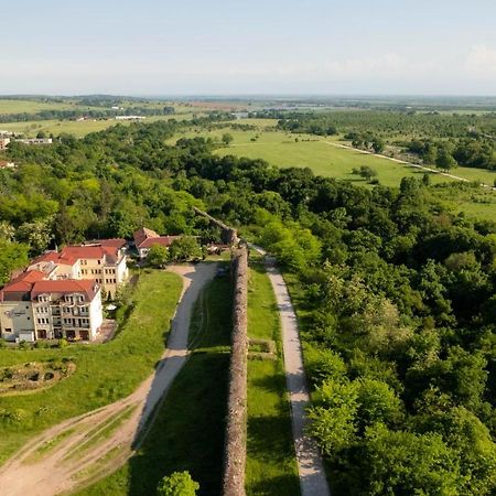 C Comfort Hotel & Wellness Хисаря Экстерьер фото