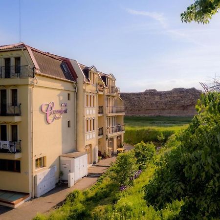 C Comfort Hotel & Wellness Хисаря Экстерьер фото