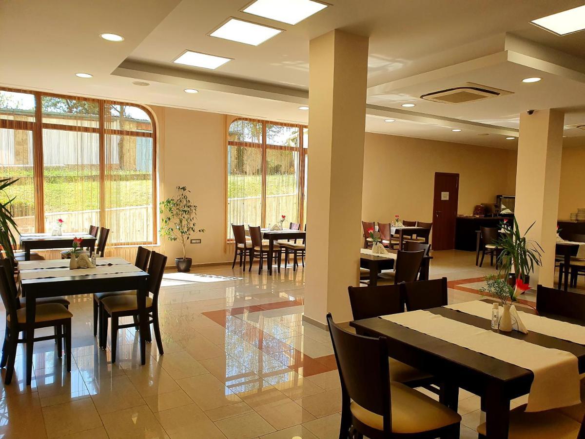 C Comfort Hotel & Wellness Хисаря Экстерьер фото