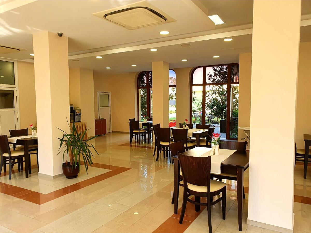 C Comfort Hotel & Wellness Хисаря Экстерьер фото