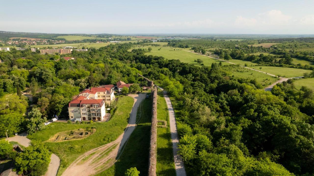 C Comfort Hotel & Wellness Хисаря Экстерьер фото
