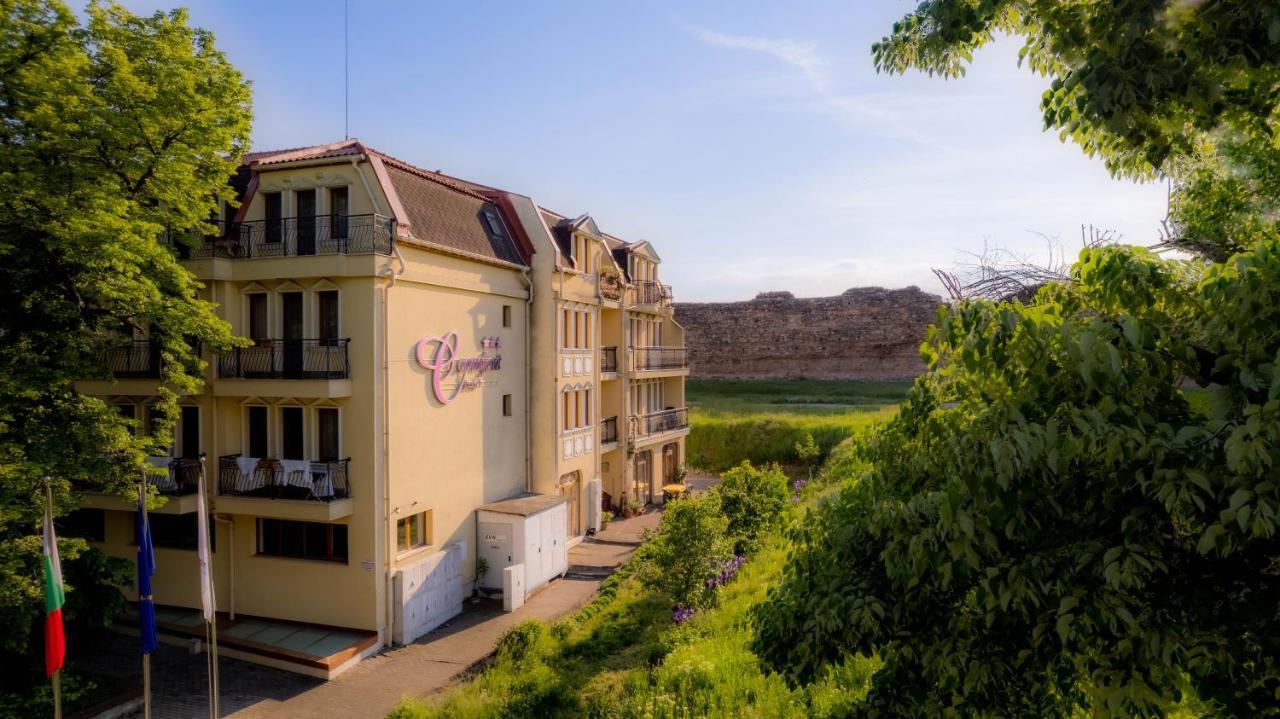 C Comfort Hotel & Wellness Хисаря Экстерьер фото