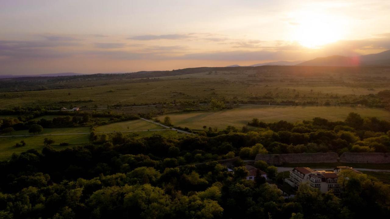C Comfort Hotel & Wellness Хисаря Экстерьер фото