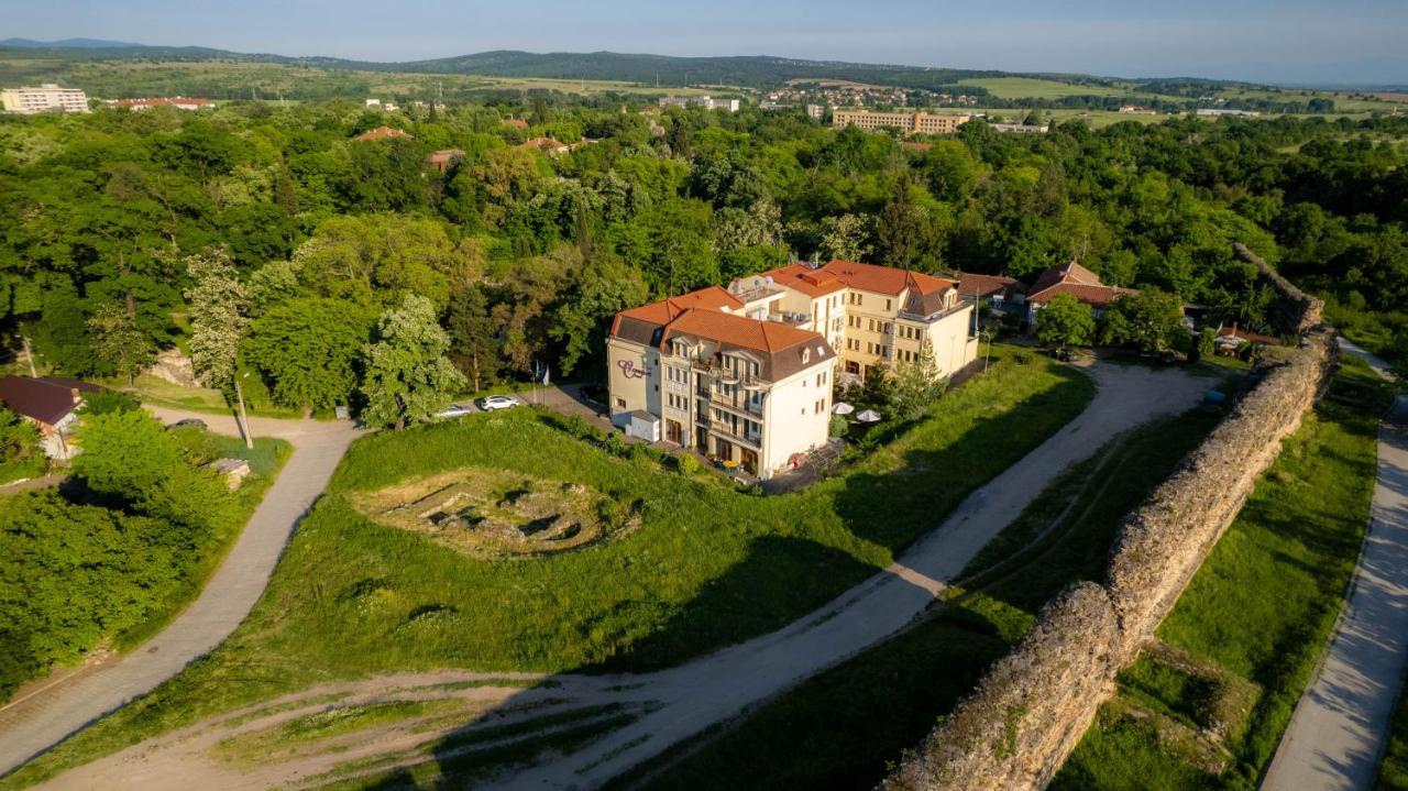 C Comfort Hotel & Wellness Хисаря Экстерьер фото