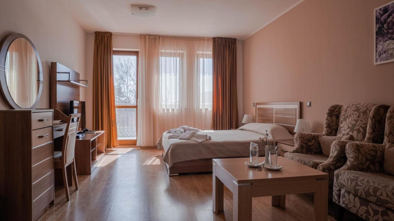 C Comfort Hotel & Wellness Хисаря Экстерьер фото