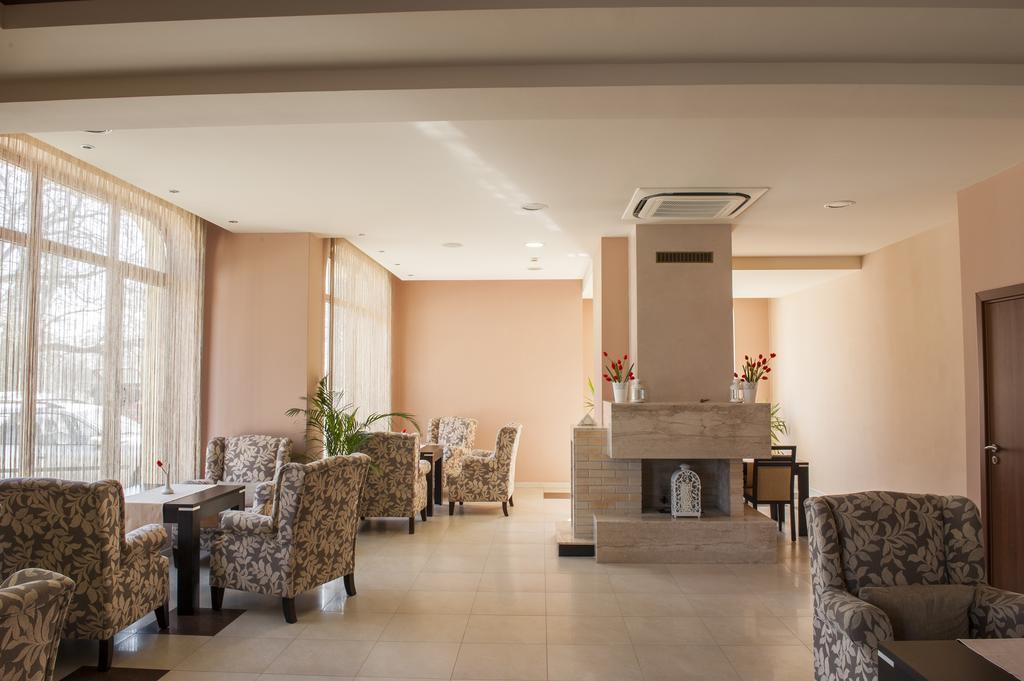 C Comfort Hotel & Wellness Хисаря Экстерьер фото