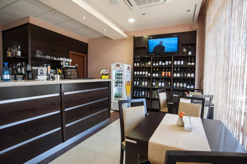 C Comfort Hotel & Wellness Хисаря Экстерьер фото