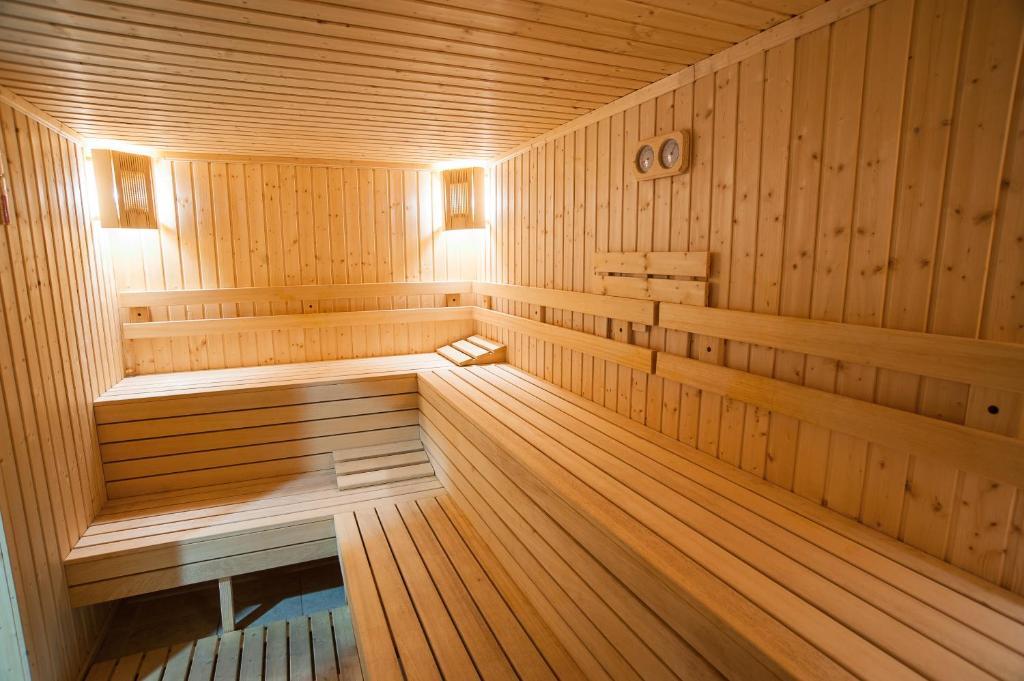 C Comfort Hotel & Wellness Хисаря Экстерьер фото