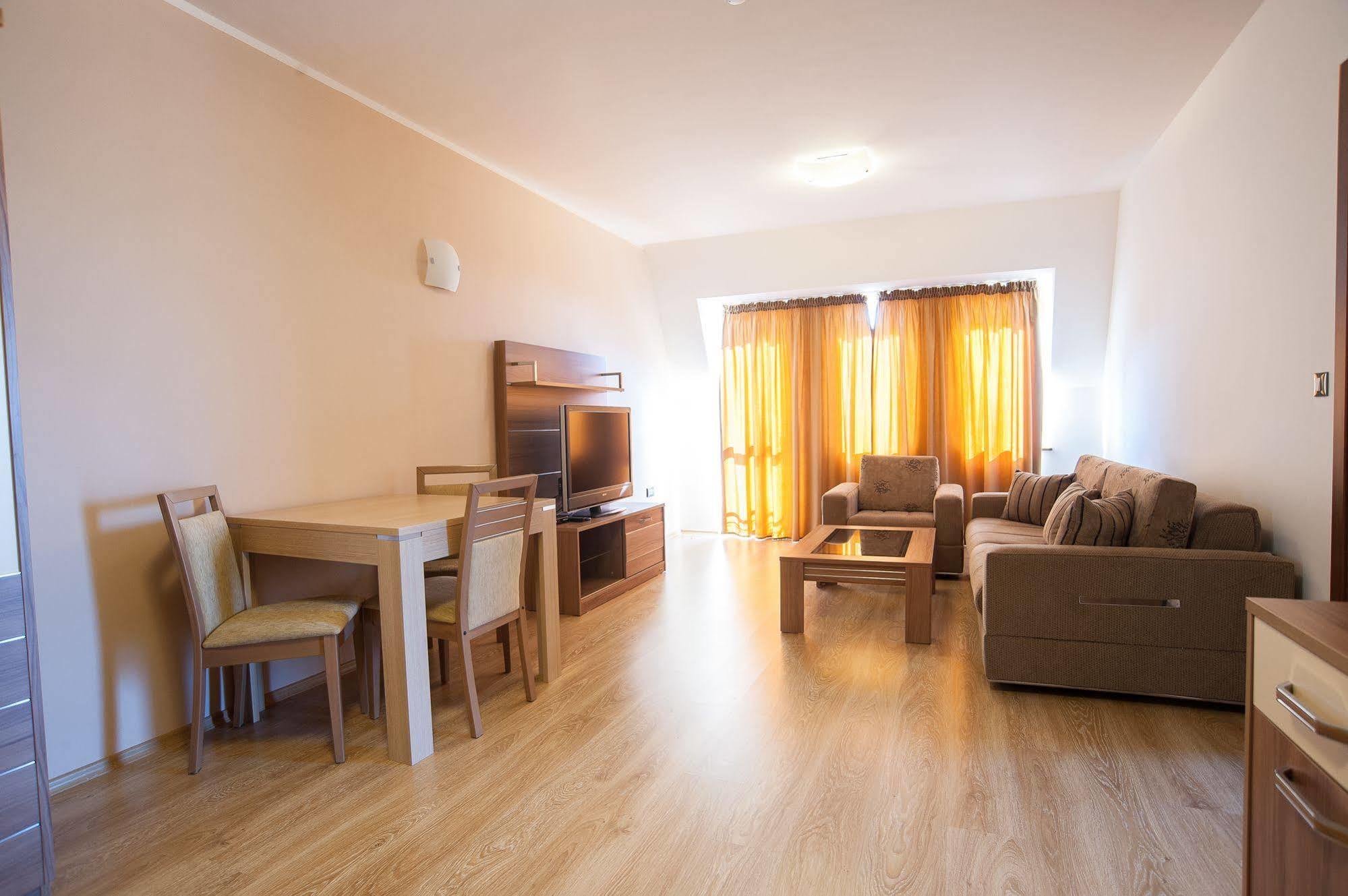 C Comfort Hotel & Wellness Хисаря Экстерьер фото