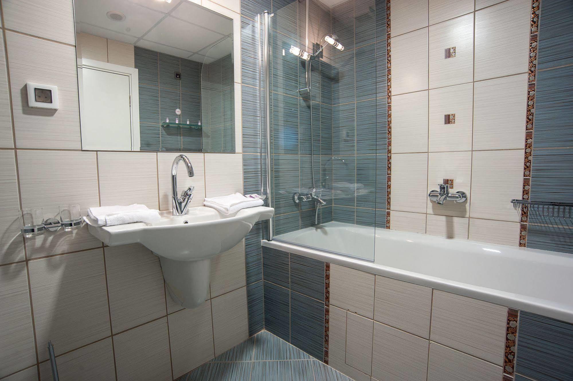 C Comfort Hotel & Wellness Хисаря Экстерьер фото