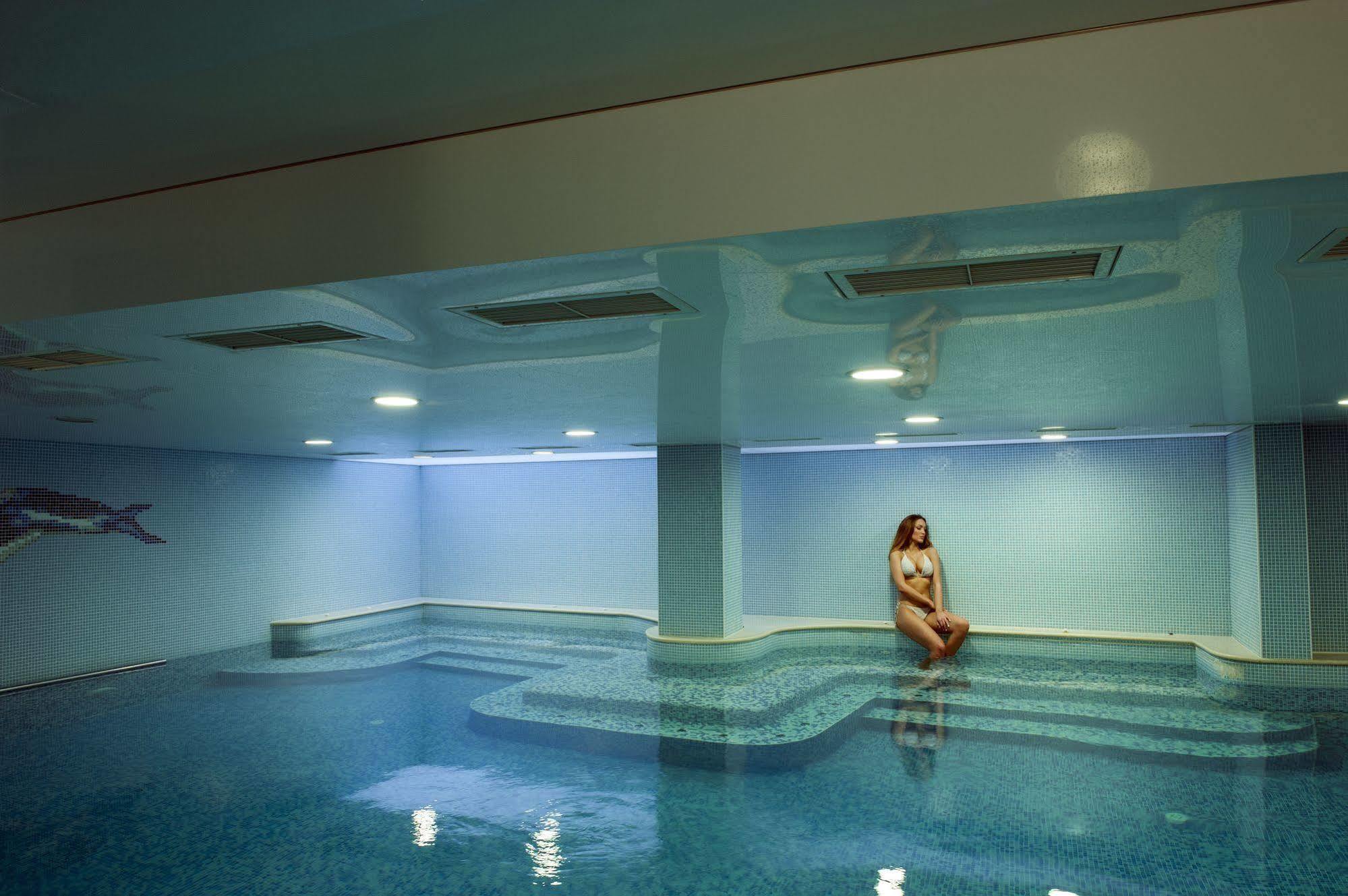 C Comfort Hotel & Wellness Хисаря Экстерьер фото
