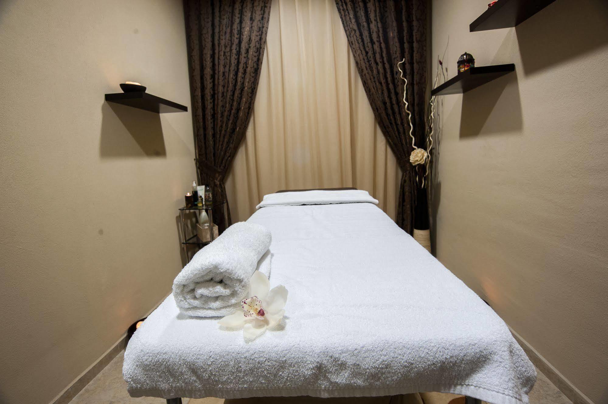 C Comfort Hotel & Wellness Хисаря Экстерьер фото