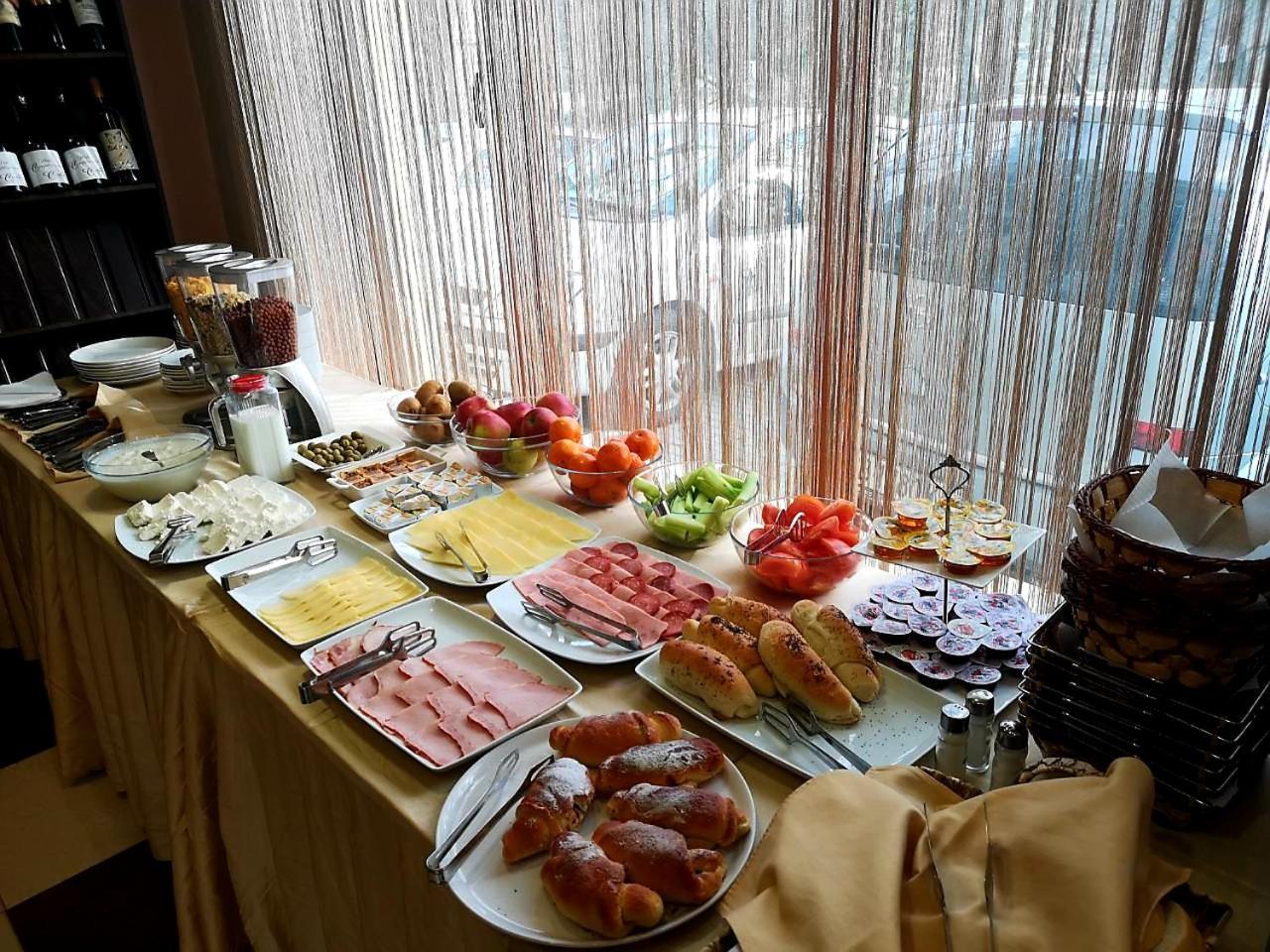 C Comfort Hotel & Wellness Хисаря Экстерьер фото
